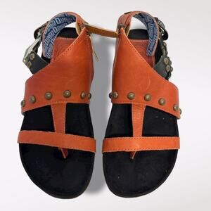 Dingo  Woman's Sandal NWT Sage Brush Rust Color & Black. Size 8